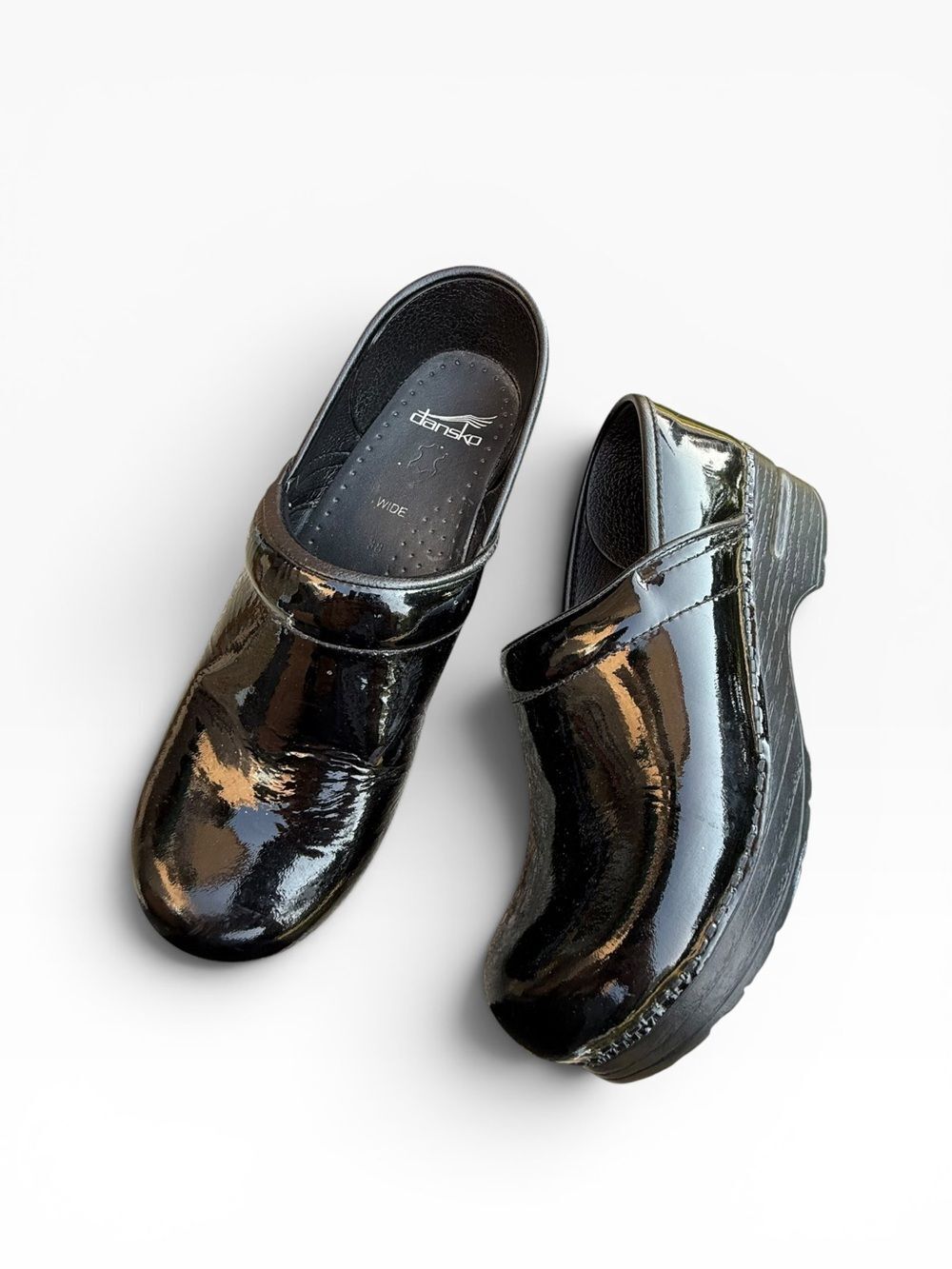 Dansko Professional Solid Black Patent Leather Closed Clogs Shoes 38 7.5-8 WIDE